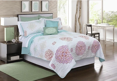 Safdie & Co. Home Deluxe Collection White 100% Polyester Quilt Set