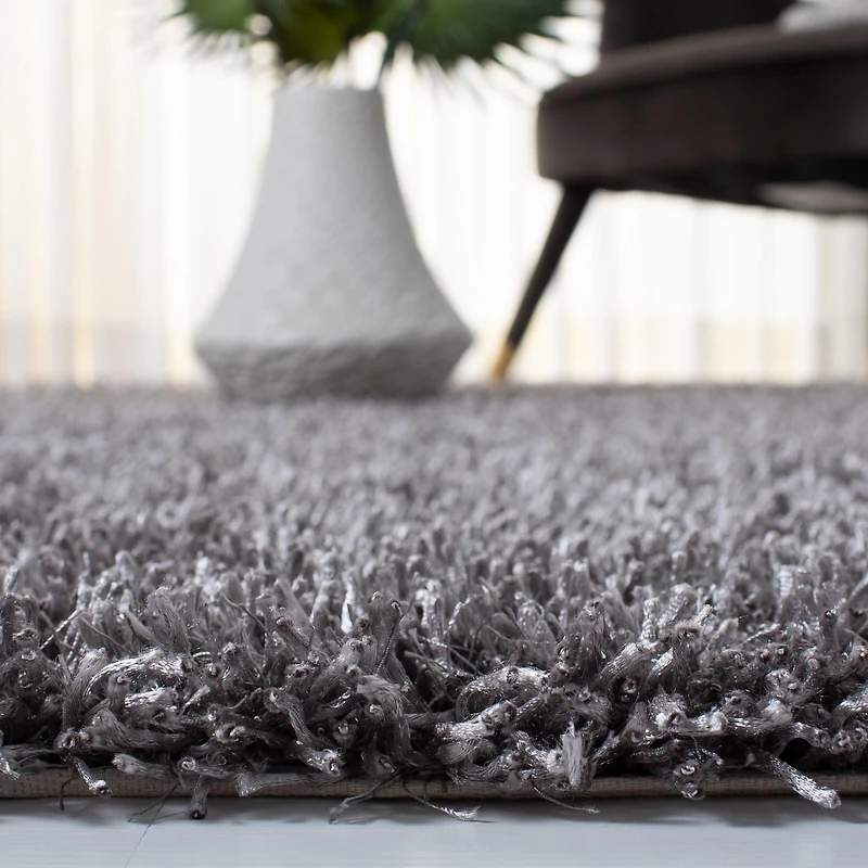Safavieh New Orleans Darius Solid Shag Area Rug