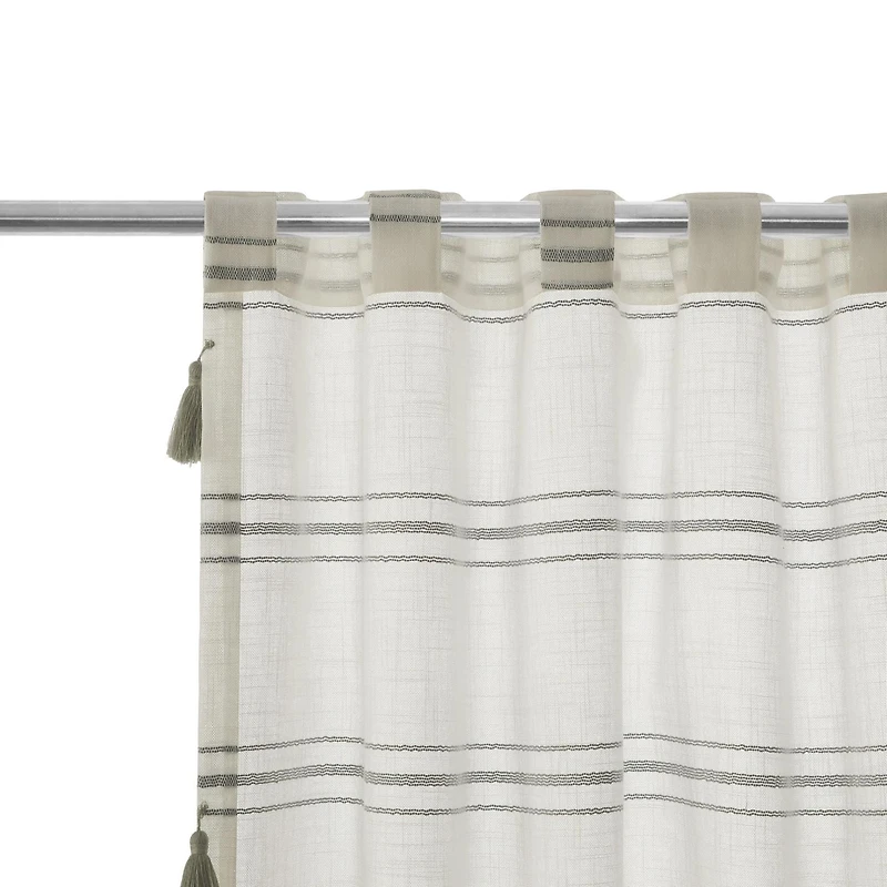 Panneau de rideau à rayures et franges en poly-coton filtrant la lumière Better Homes & Gardens, 50 x 84 pouces, Vert Panneau de rideau à pompons filtrant la lumière