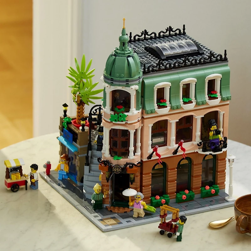 LEGO L’hôtel-boutique 10297 Ensemble de construction (3 066 pièces)