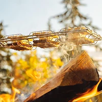 Gril de camping pour sandwichs choco-guimauves de Coghlan's Léger et compact