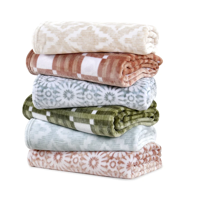C&C California Oversized Plush Throw, Luxuriously Soft, Wrinkle Resistant, Easy Care – 60" x 70" GEO SAGE