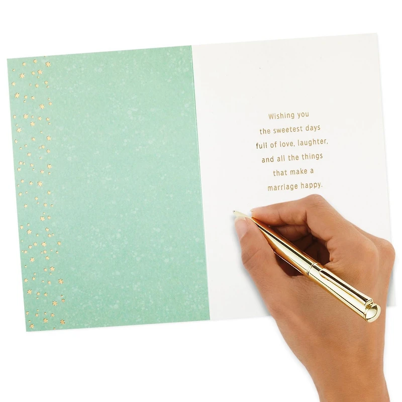 Assortiment de cartes Hallmark pour les événements liés au mariage, 4 cartes et enveloppes (Fiançailles, félicitations, enterrement de vie de jeune fille, fête prénuptiale, mariage)