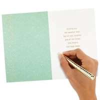 Assortiment de cartes Hallmark pour les événements liés au mariage, 4 cartes et enveloppes (Fiançailles, félicitations, enterrement de vie de jeune fille, fête prénuptiale, mariage)