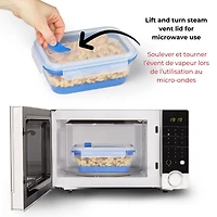 Starfrit LocknLock Contenant Repliable 1,2L/40oz, Hermétique, Étanche, Sans BPA, Gain de Place, Silicone, Va au Micro-ondes Congélateur et Lave-vaisselle, Couvercle à Valve, Compact Gagnez de l’espace avec le contenant pliable LocknLock 1,2 L de Starfrit. Réduit à moins de la moitié de sa hauteur. Hermétique, sans BPA. Va au micro-ondes, congélateur et lave-vaisselle. Parfait pour petits espaces, voyages et pique-niques.