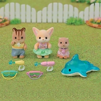 Calico Critters Nursery Friends - Pool Fun Trio, ensemble de 3 figurines de poupée à collectionner avec accessoires 32 figurines et accessoires