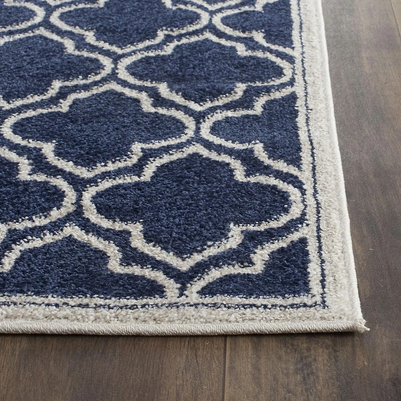 Safavieh Amherst Wilson Geometric Area Rug