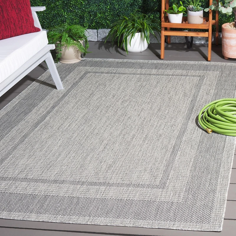 SAFAVIEH Beach House Joakim Bordered Indoor/Outdoor Area Rug