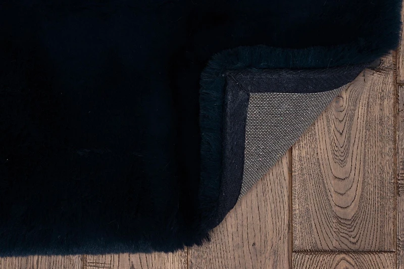 Tapis d'appoint Maven Faux Lapin bleu marine de 3 pi x 5 pi