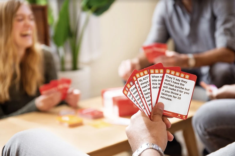 Over-Rated Jeu by What Do You Meme? Un jeu de critiques ridicules!