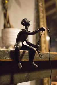 CLIMBING MAN