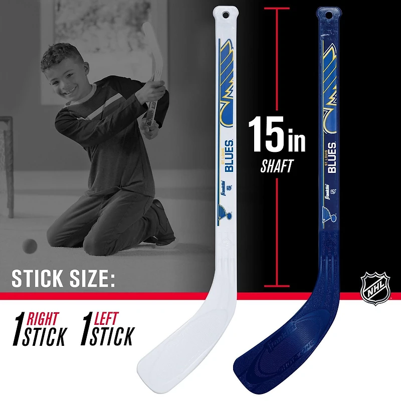 Franklin Sports Ensemble de mini hockey Blues de la NHL – But de hockey intérieur pour enfants, ballon, 2 mini bâtons de hockey