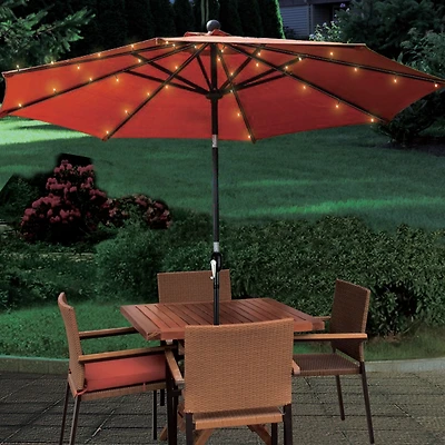 Lumières pour parasol de patio à DEL blanc chaud à énergie solaire de 72 ampoules Mainstays – Fil noir