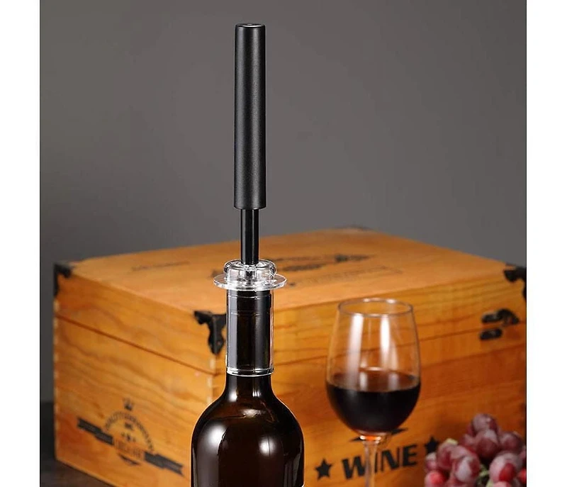 Ouvre-bouteille de vin à pompe à air Brentwood avec coupe-feuille, bouchon à vide et aérateur verseur, noir