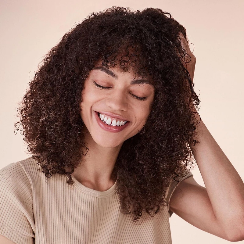 CURL TALK FRIZZ CONTROL SCULPTING GEL, Highly defined curls and natural movement.