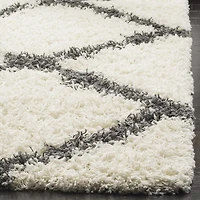 Safavieh Dallas Logan Geometric Shag Area Rug