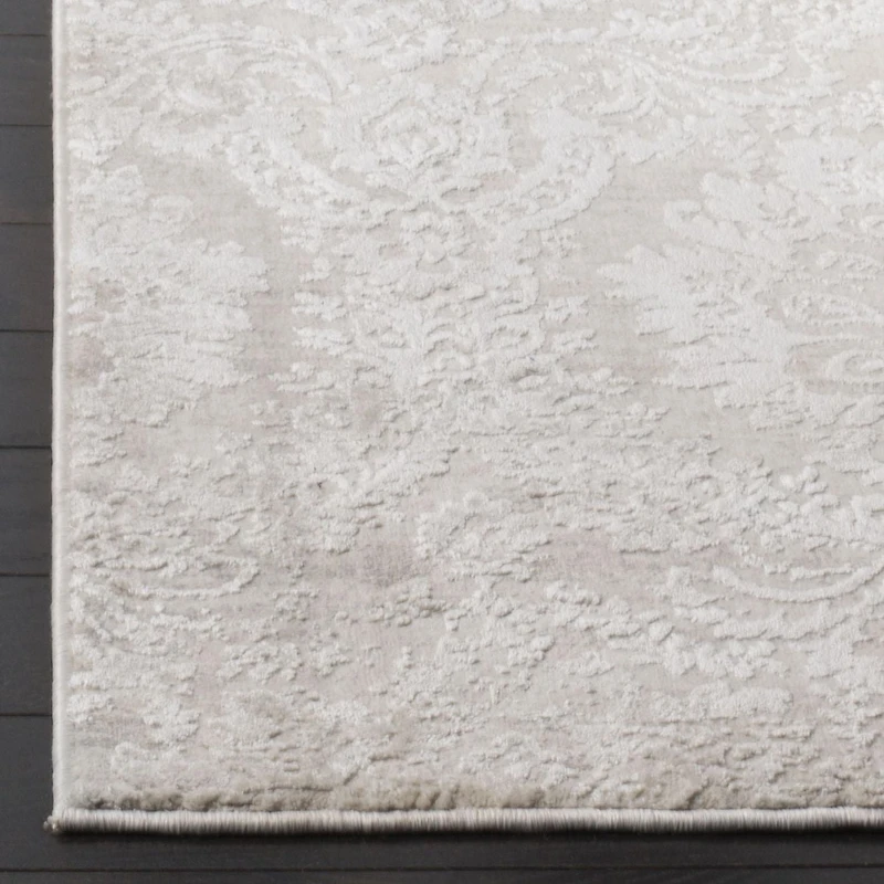 SAFAVIEH Princeton Collection PRN717B Silver / Beige Rug