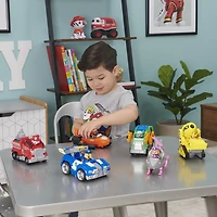 PAW Patrol, Skye’s Deluxe Movie Transforming Toy Car with Collectible Action Figure, Kids Toys for Ages 3 and up