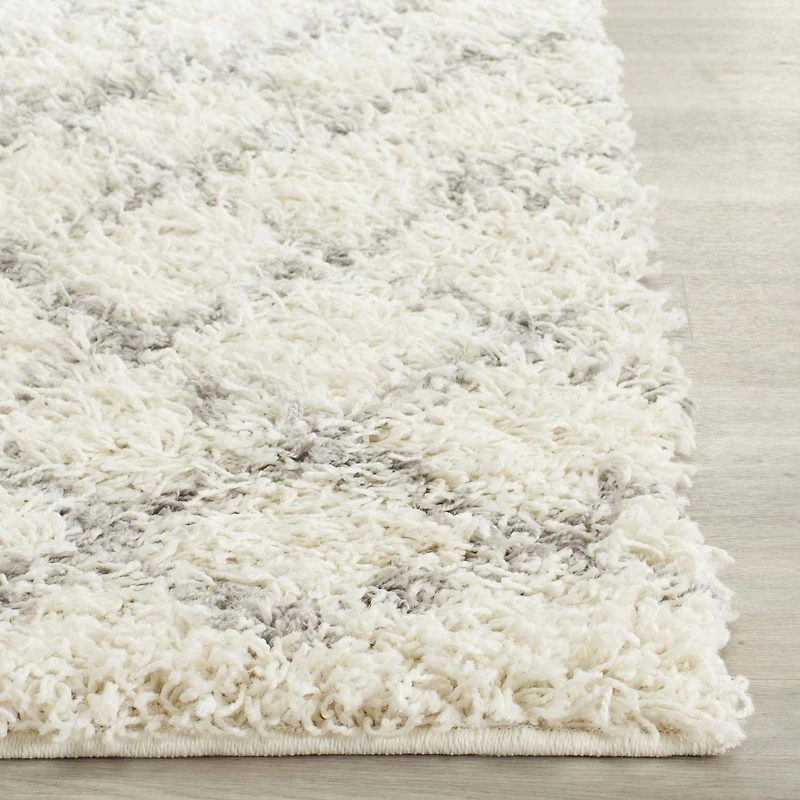 Safavieh Dallas Jerrie Geometric Shag Area Rug