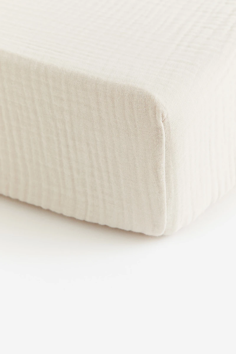 Cot fitted sheet