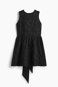 Robe avec boucle dans le dos