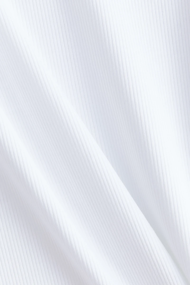 Camisole côtelé rafraîchissante près du corps