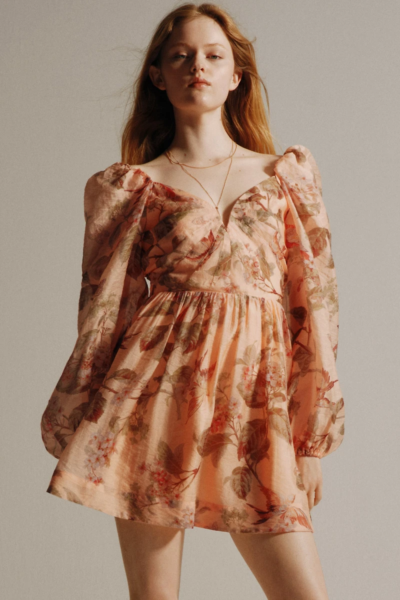 Robe à manches bouffantes avec détail nouer