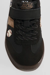 Motif-Detail Sneakers