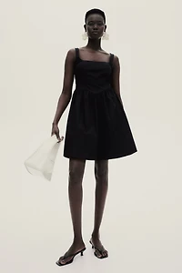 Robe à jupe évasée