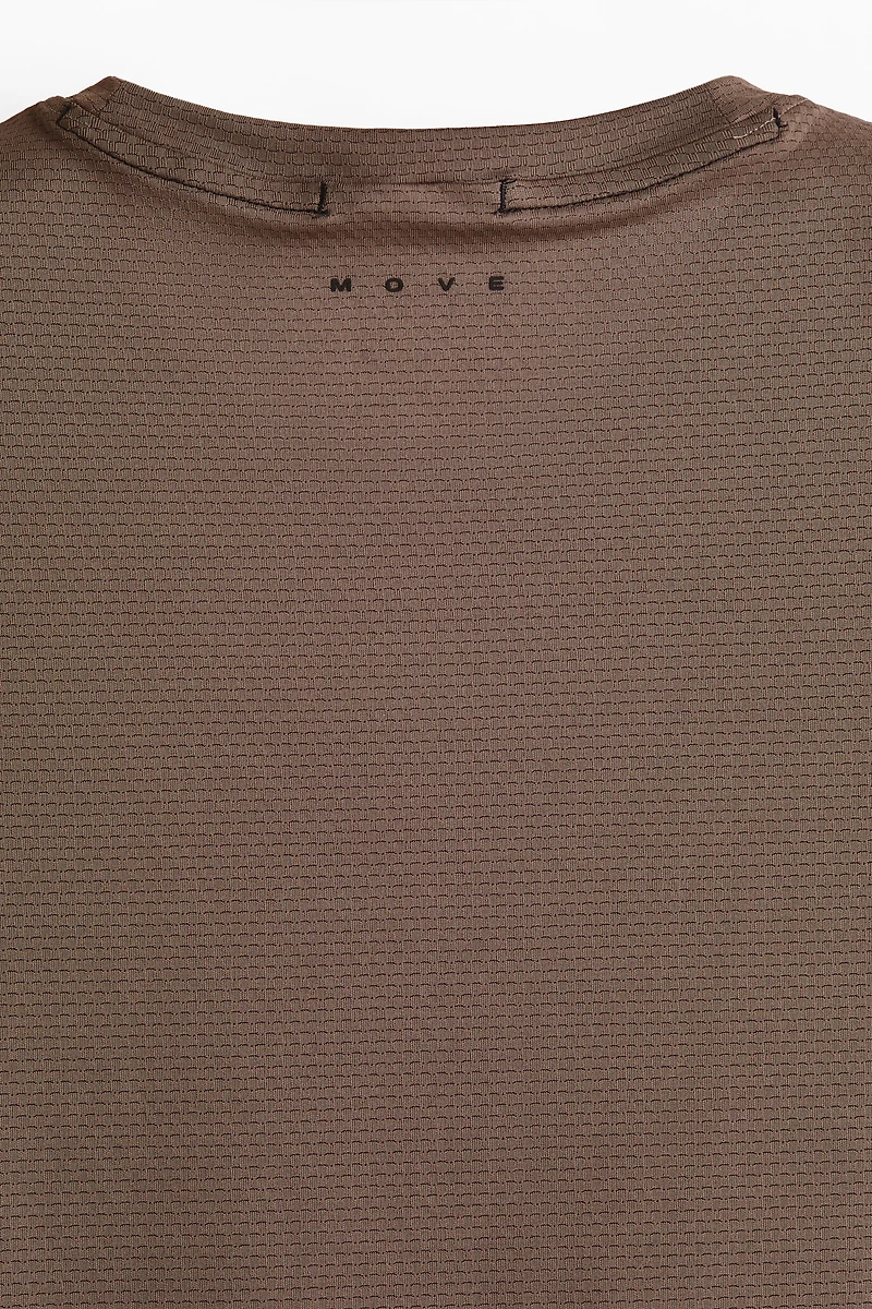 Muscle-Fit Sports Shirt with DryMove™