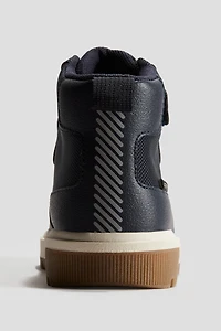 Chaussures de sport montantes et imperméables