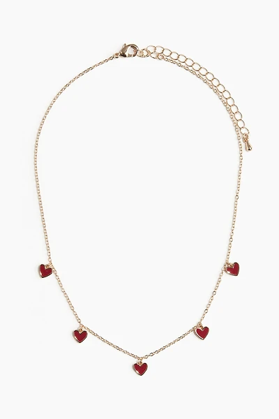Collier avec pendentifs en forme de cœurs