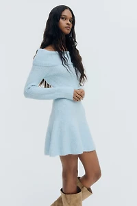 Robe épaules nues en tricot côtelé