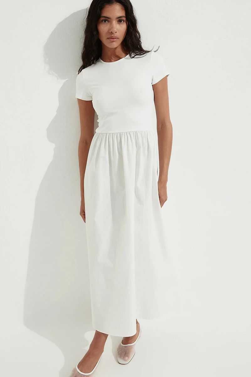 Robe maxi à manches courtes