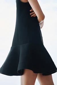 Robe droite avec jupe corolle