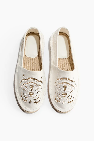 Espadrilles avec broderie anglaise