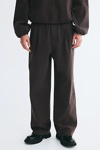 Loose-Fit Pleated Pants