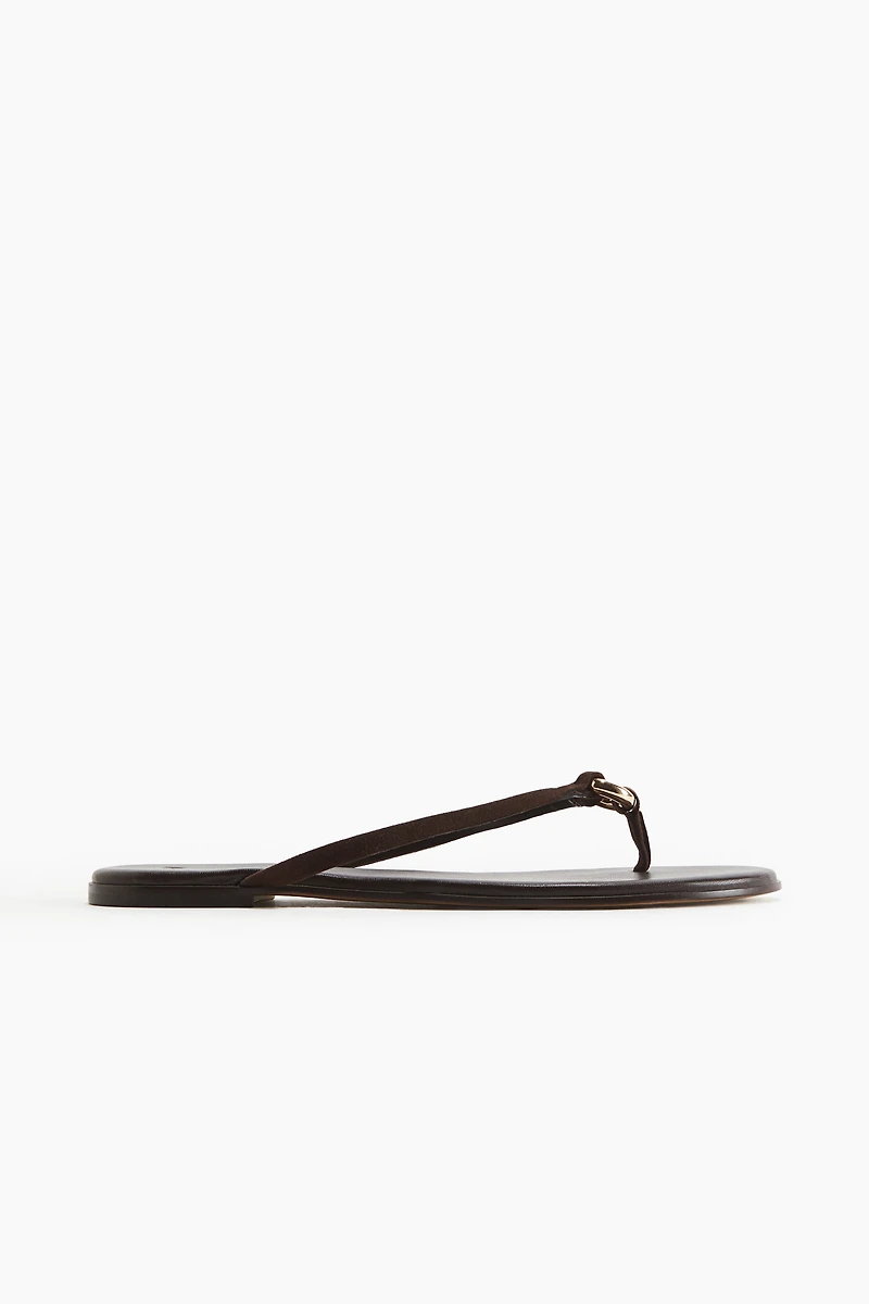 Ring-Detail Flip-Flops