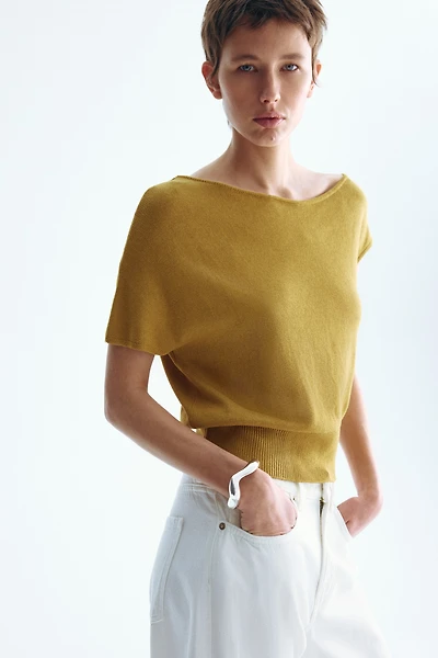 Fine-Knit One-Shoulder Top
