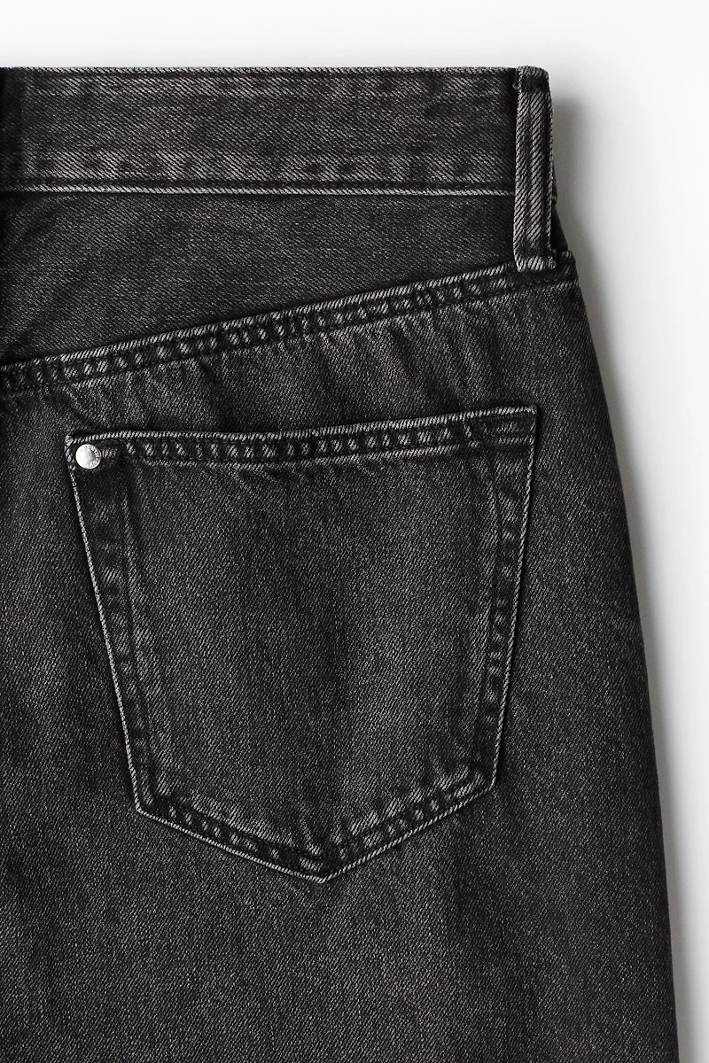 Barrel-Leg Loose-Fit Jeans