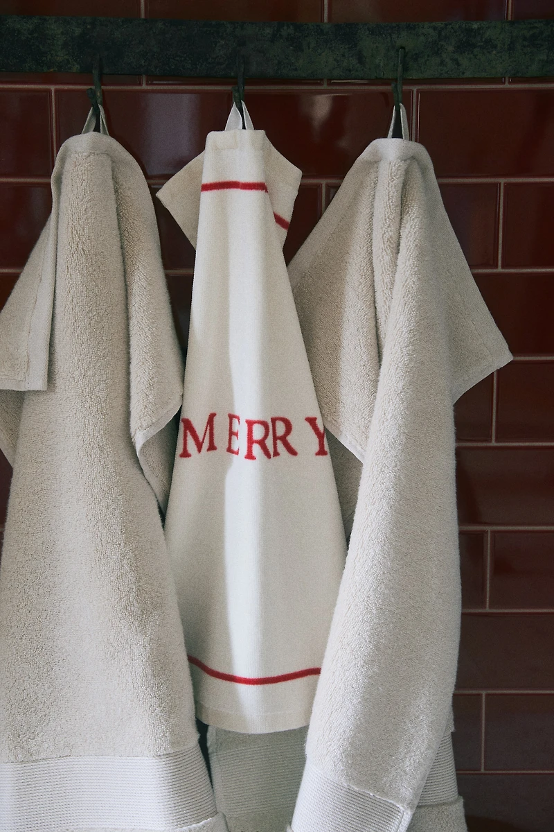 2-pack Velour Guest Towels with Motif