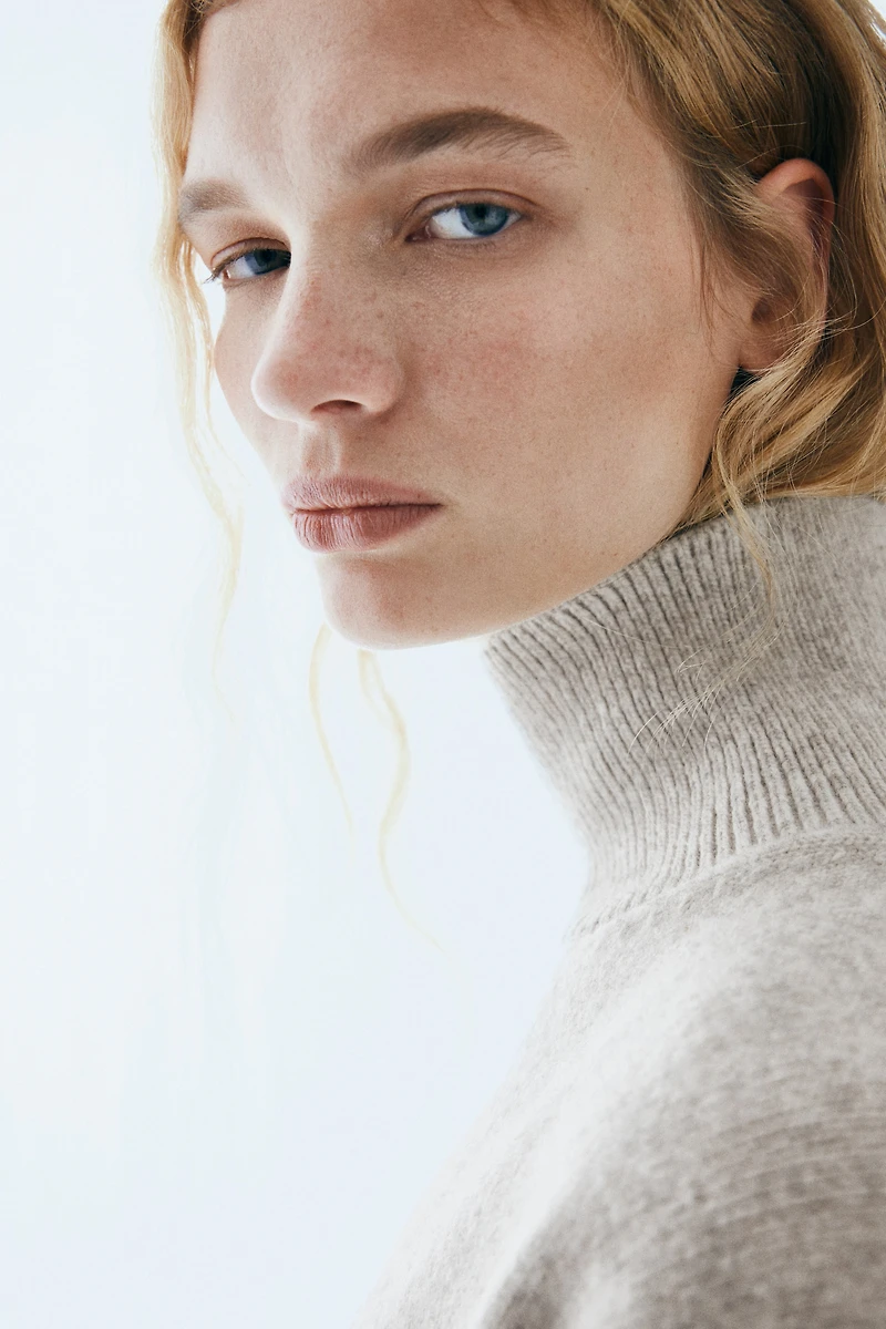 Oversized Mock-Turtleneck Sweater