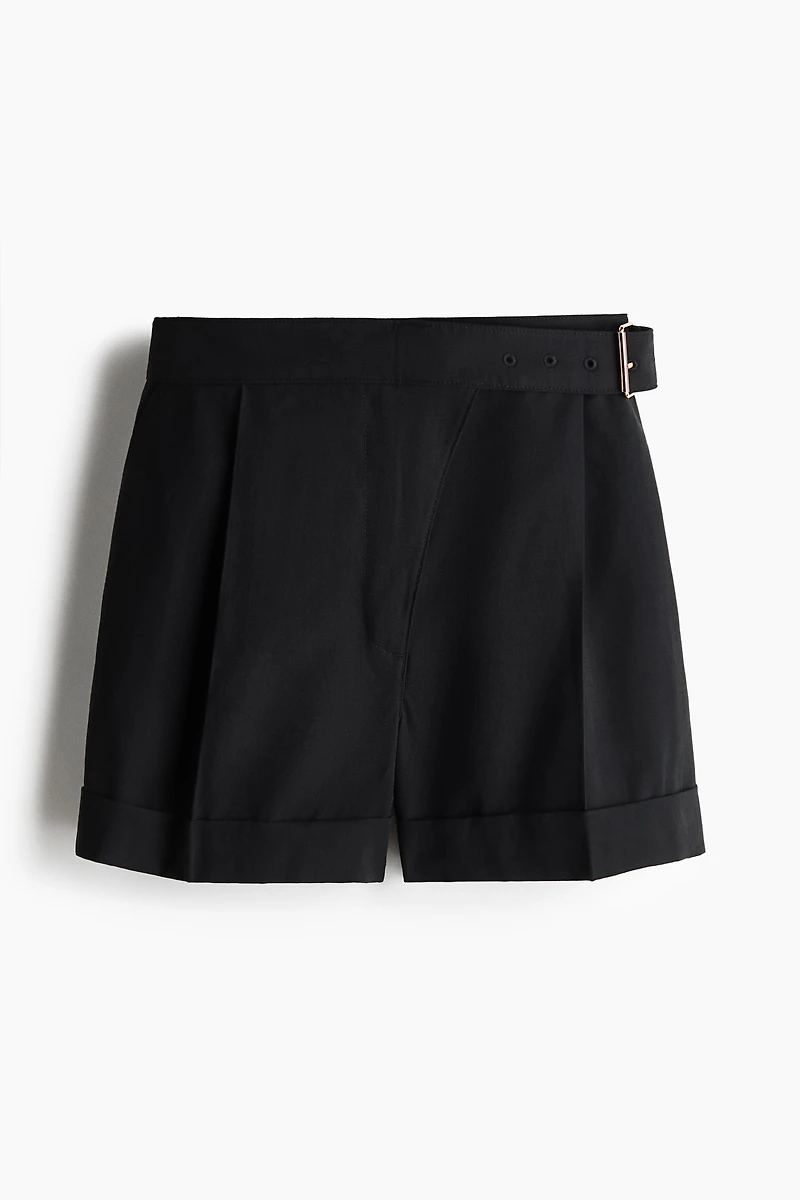 Short sur mesure avec ceinture