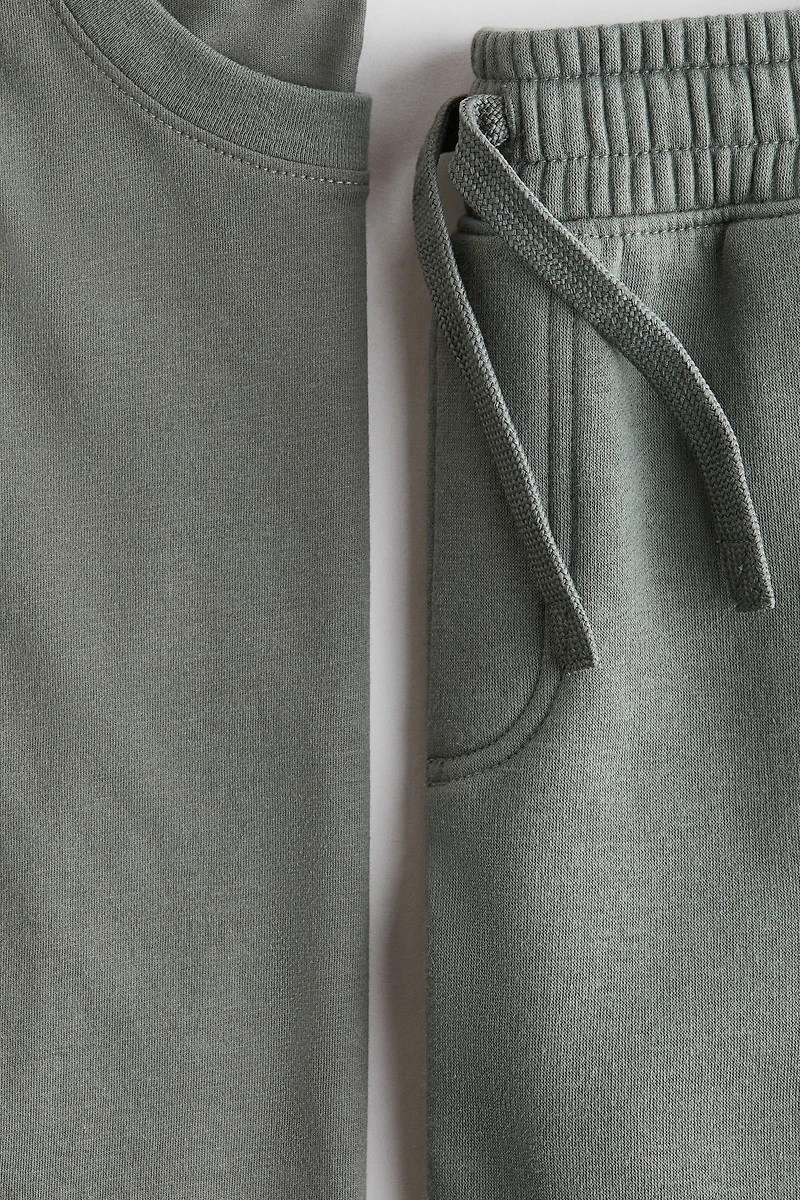 2-Piece T-Shirt and Shorts Set