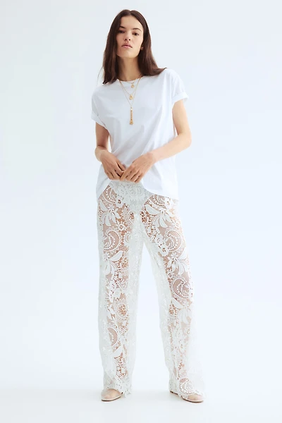 Pantalon large en dentelle