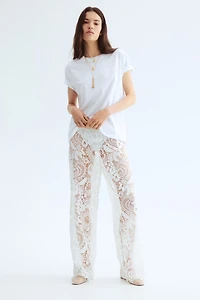 Pantalon large en dentelle