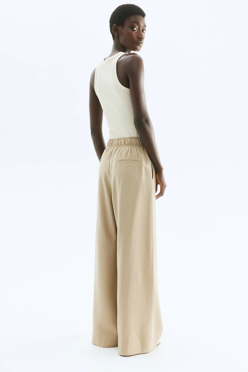 Wide-Leg Pants with Tie Belt