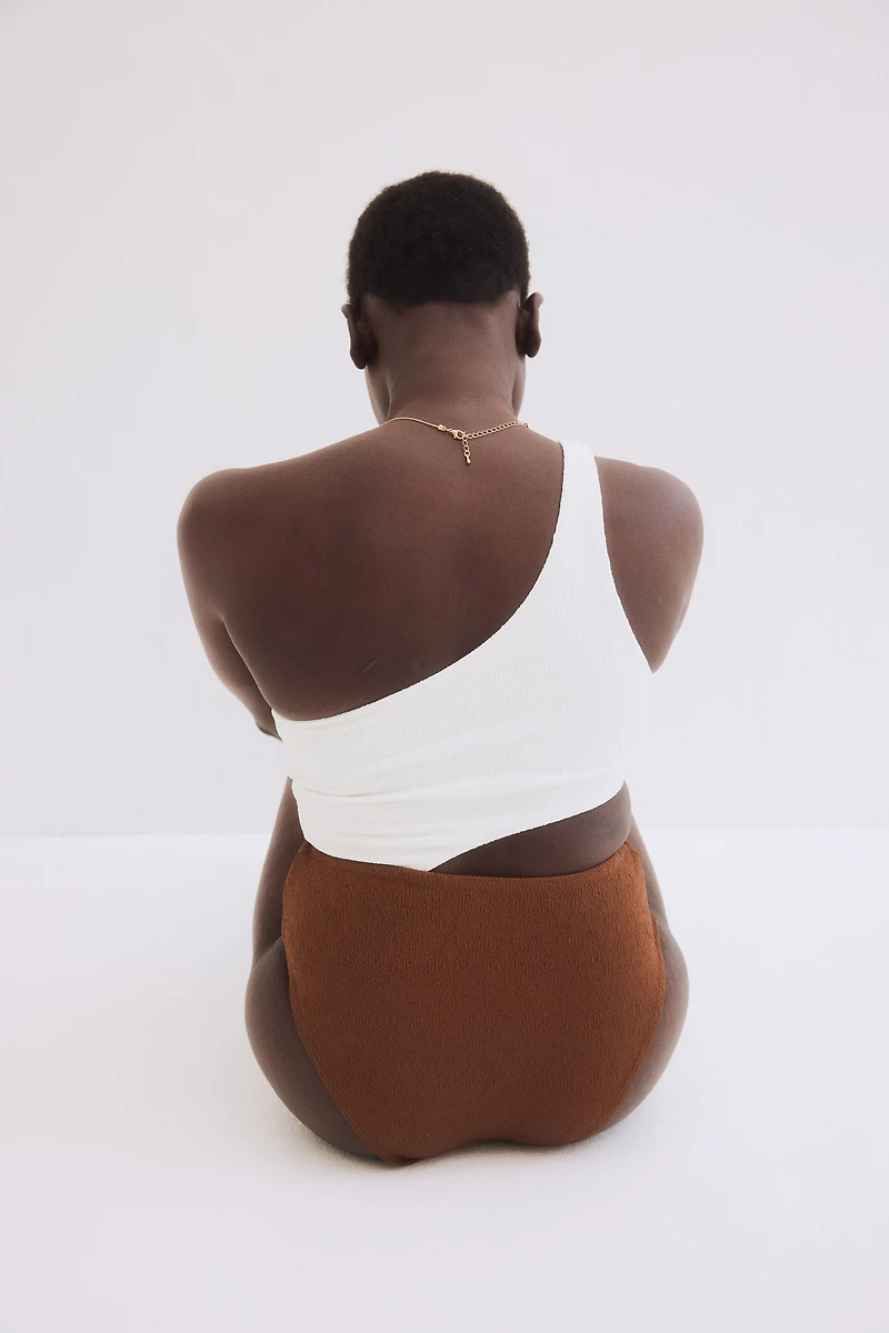 Costume de bain asymétrique coussiné échancré