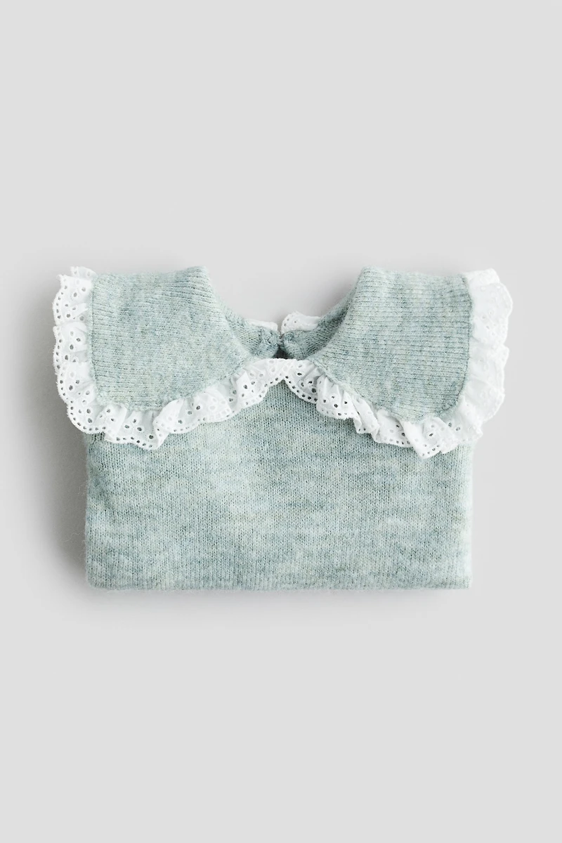 Sweater with Peter Pan Collar