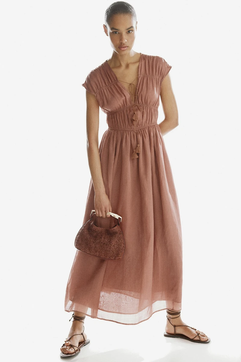 Robe en ramie avec cordons de serrage
